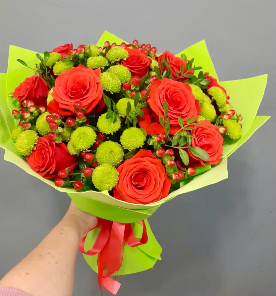 Букет цветов из: Хризантемы и Розы в Излучинске