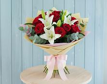 Букет цветов из:  Лилии и Розы в Излучинске