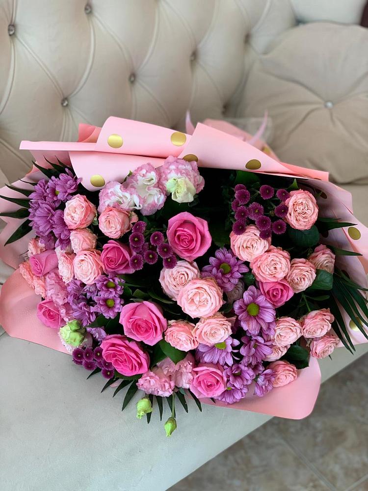 Букет цветов из: Хризантемы, Розы и Лизиантусы в Излучинске