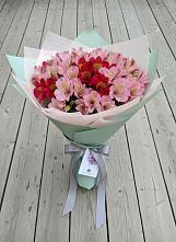 Букет цветов из:  Альстромерии в Излучинске