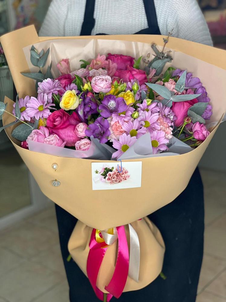 Букет цветов из: Хризантемы, Гвоздики и Альстромерии в Излучинске