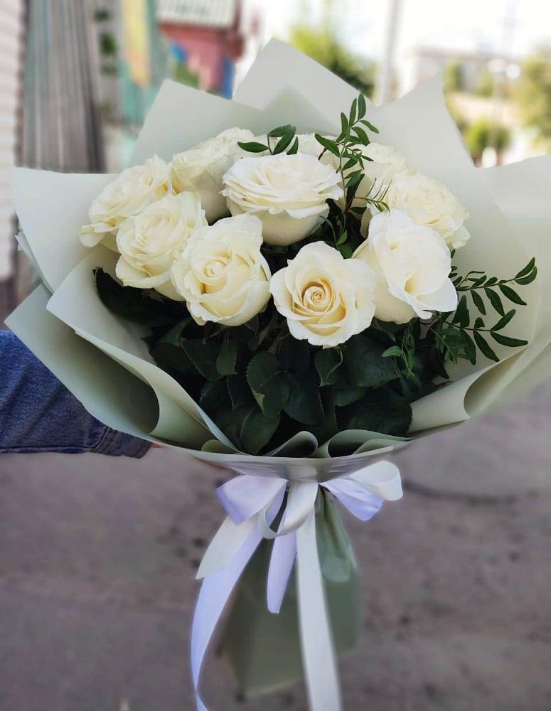 Букет Белые розы Проуд в Излучинске