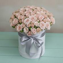 Цветочная композиция из Розы в шляпной коробке в Излучинске