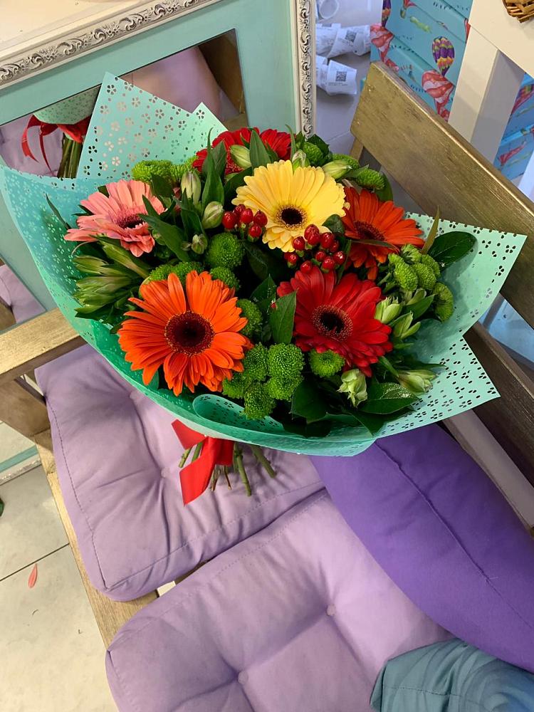 Букет цветов из: Герберы, Хризантемы и Альстромерии в Излучинске