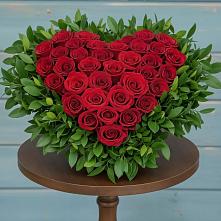 Цветочная композиция из Розы в виде сердца в Излучинске