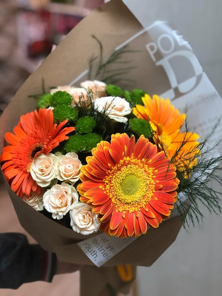 Букет цветов из: Герберы, Хризантемы и Розы в Излучинске