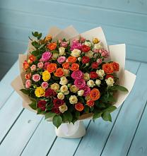 Букет Микс из разноцветных кустовых роз в Излучинске